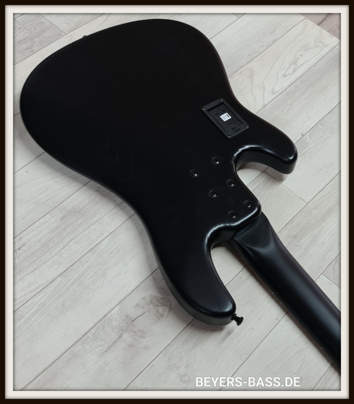 Sandberg California II VS4 Custom 3-EQ, Open Pore Black